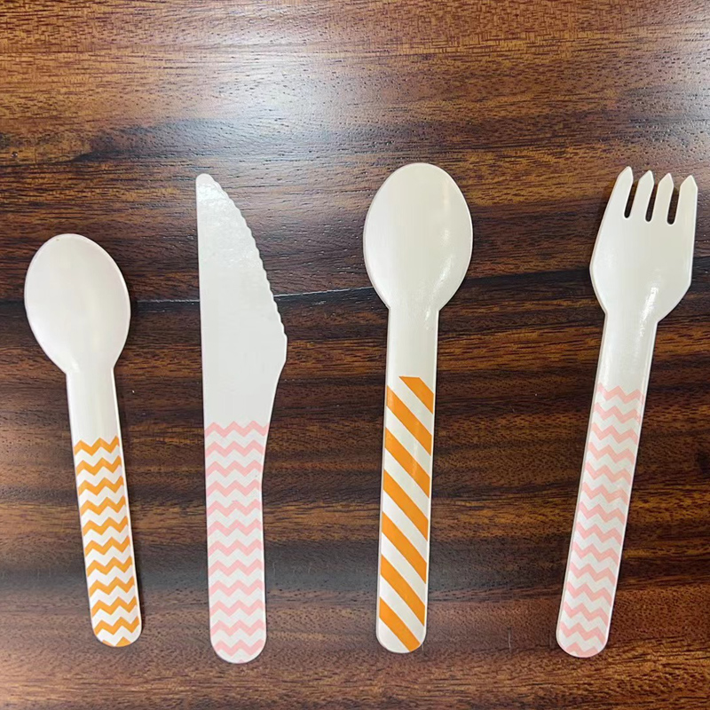 Paper ice cream spoon